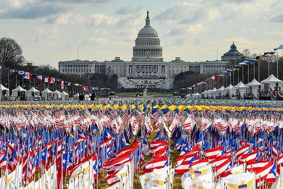 השדרה הלאומית מקושטת לקראת ההשבעה // צילום: איי.פי
