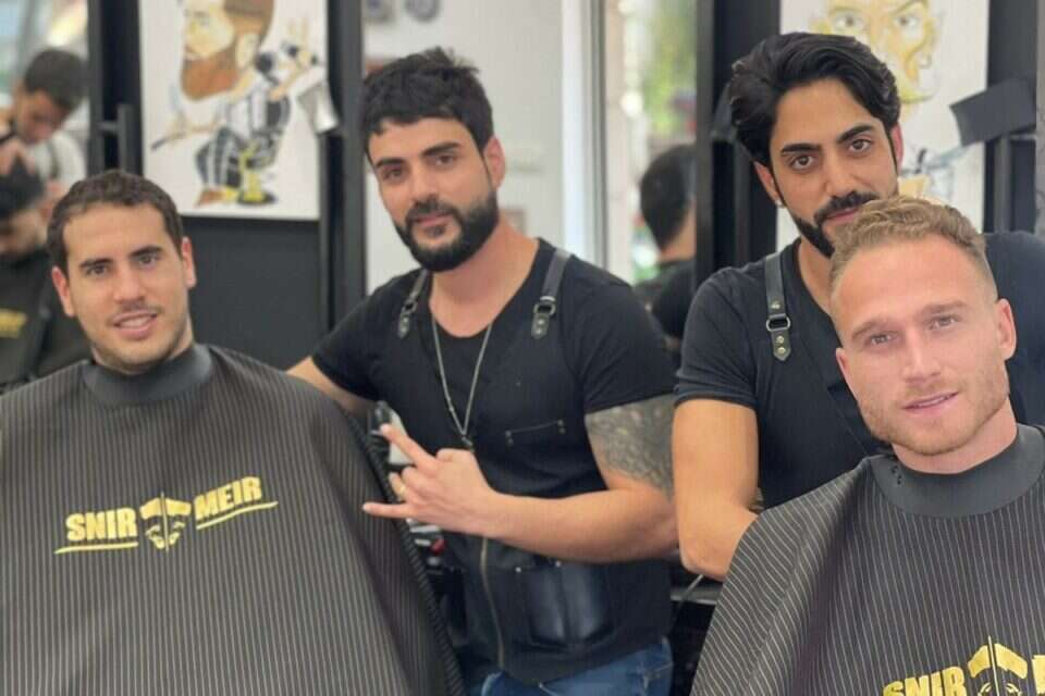 גלזר ובלייזר אצל שניא מאיר. דומים אבל שונים ,
