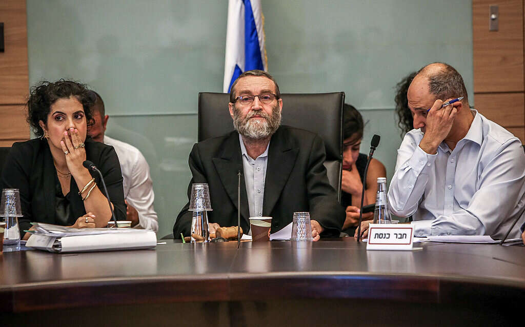 צילום: אורן בן חקון // גפני בוועדת הכספים. "אנשים קורסים תחת המשבר הזה" ,