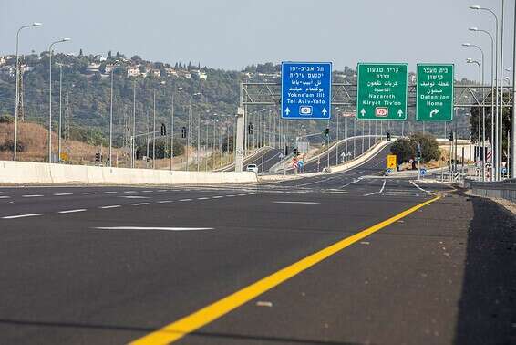 כביש 6 ריק ממכוניות במהלך הסגר השני, בספטמבר // צילום: מישל דוט קום