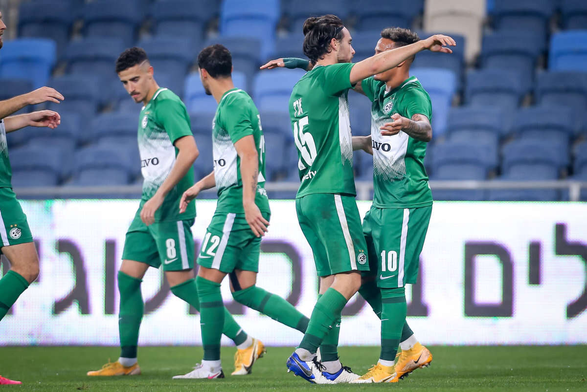 צילום: מאור אלקסלסי // מכבי חיפה חוגגת עם צ'ירון שרי, הערב בסמי עופר ,