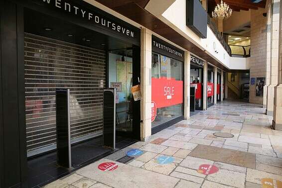 חנויות סגורות בשל הסגר השלישי, בראש פינה, בשבוע שעבר // צילום: דוד כהן, ג'יני