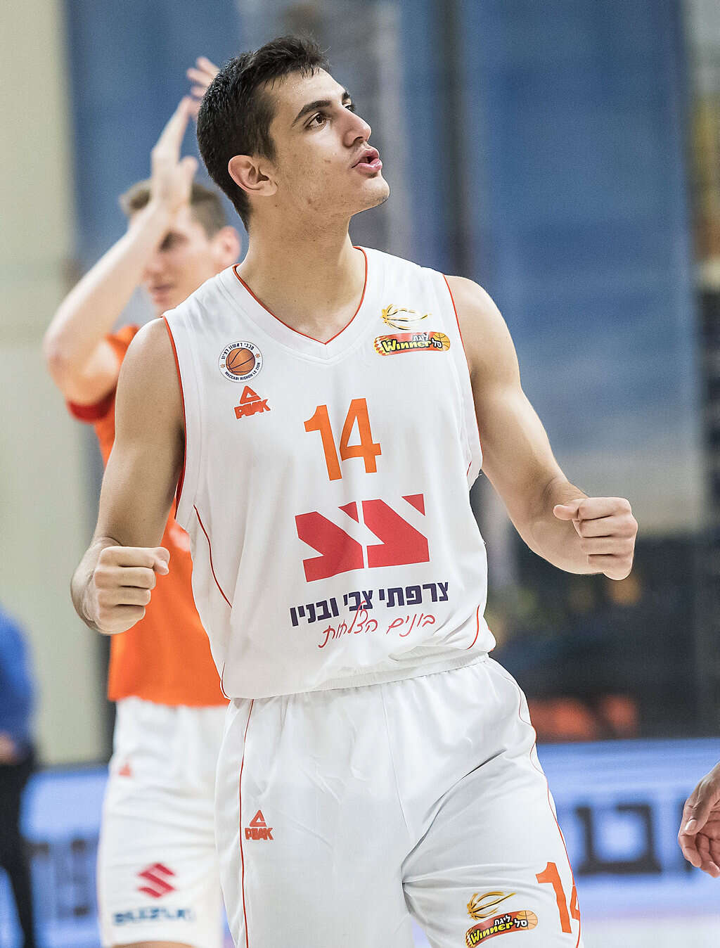 צילום: עודד קרני // דוברת. המספרים של הצעירים בעלייה ,