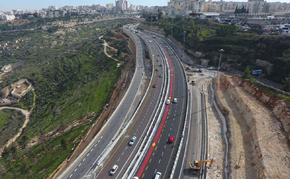 צילום: באדיבות חברת מוריה / גלנור // נתיבי הנסיעה בכניסה לבירה. שדרוג התשתיות נמשך ,