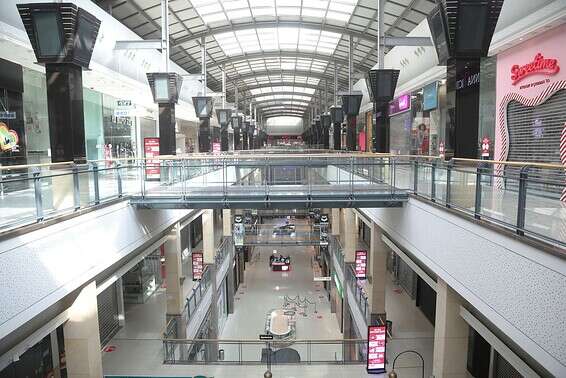 הקניון הגדול בפתח תקווה ריק מאנשים, לפני כשבועיים