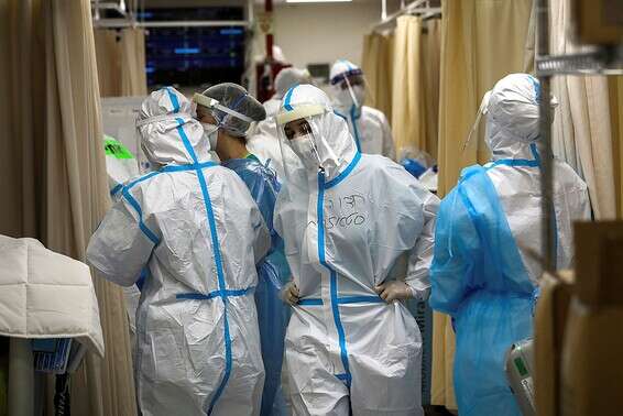 "לא משנים מדיניות על בסיס נתונים של יום אחד". מחלקת קורונה עמוסה בבית החולים שערי צדק // צילום: אורן בן חקון