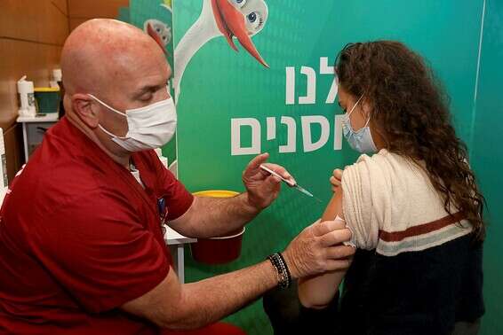 אי אפשר לחייב אנשים להתחסן // צילום: גדעון מרקוביץ'