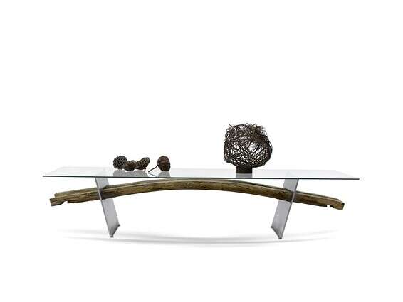  שולחן מעוצב עם מוטיבים קשתיים, על בסיס חומרים טבעיים, יפרח בן צבי  // צילום: שי אפגין