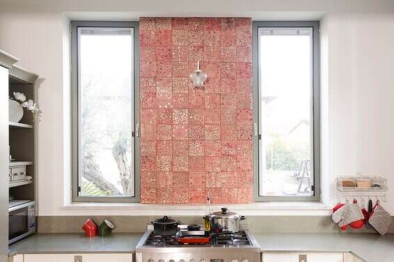 תכנון ועיצוב: שרית חביב. אריחים מבית רוחמה שרון // צילום רני לוריא