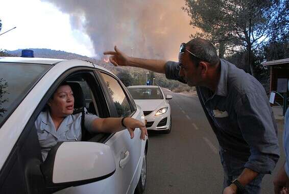 תנ"צ אהובה תומר ז"ל, רגעים ספורים לפני שנספתה באסון הכרמל // צילום: מאיר בן סירא