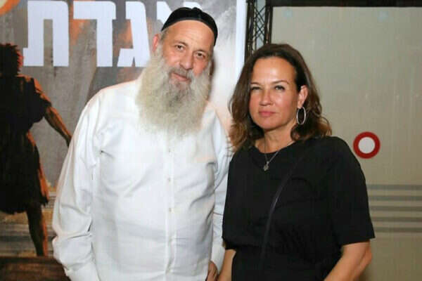 יצאו למסע. שולי רנד וצופית גרנט , איציק בירן