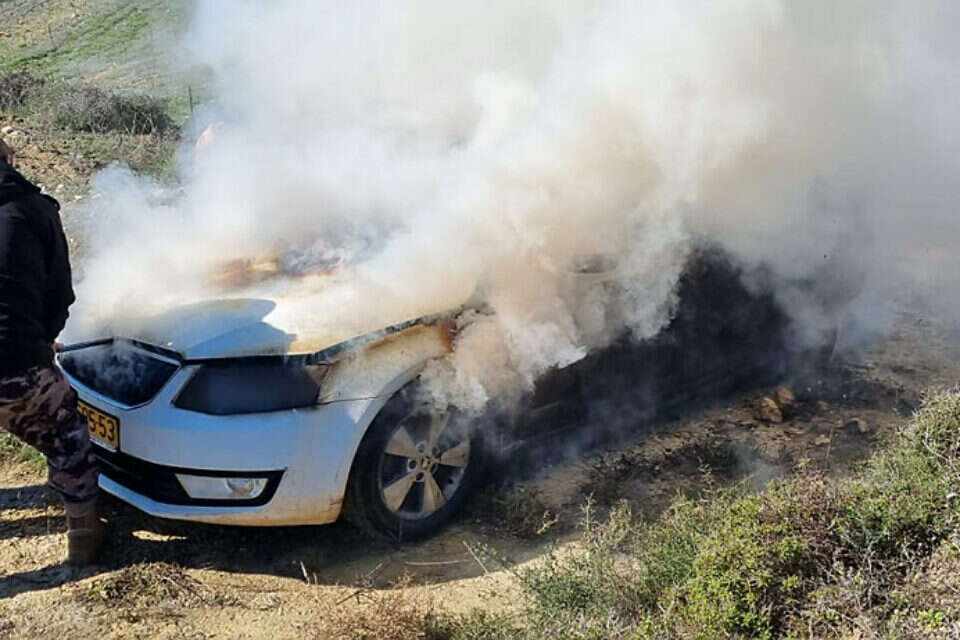 רכב ישראלי שהועלה באש בהתפרעות ליד גבעת רונן , יש דין