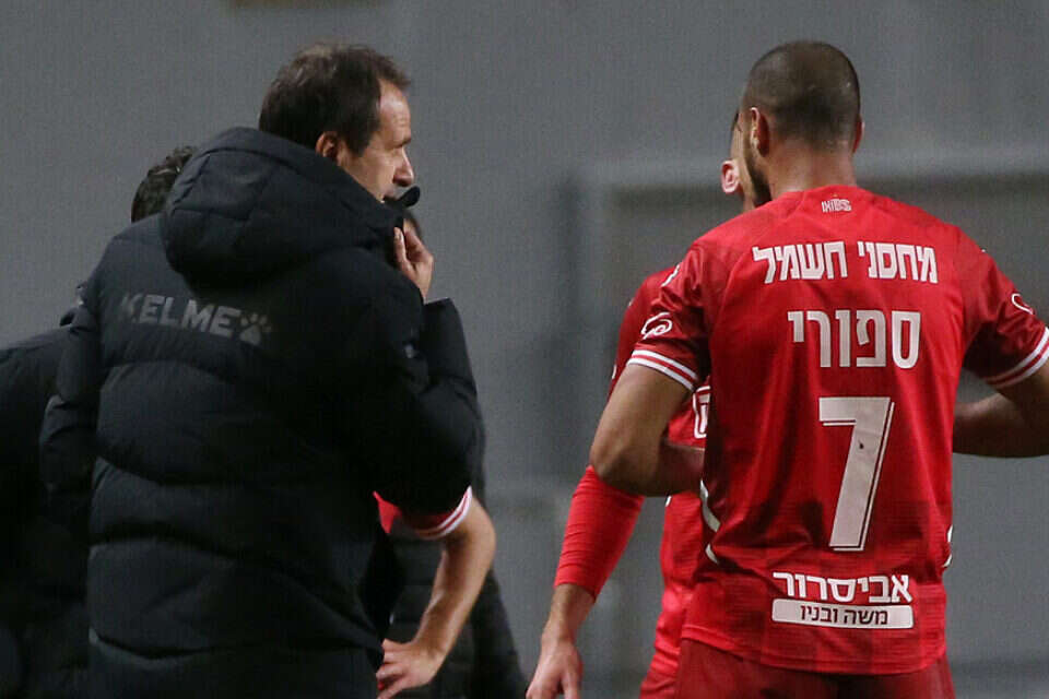 רוני לוי ורמזי ספורי. ניצחון ילחיץ את מכבי חיפה? , 