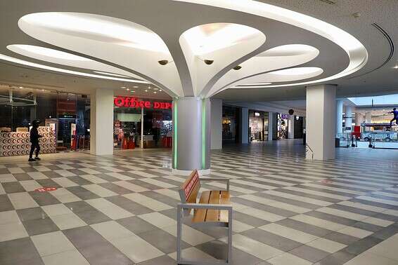 חנויות סגורות בגרנד קניון בחיפה, בחודש שעבר // צילום: הרצי שפירא