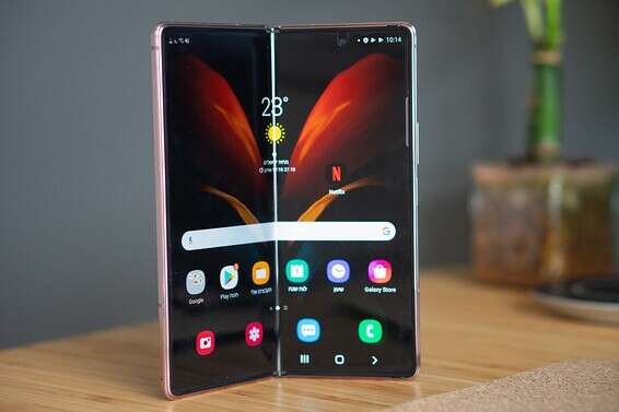 Galaxy Z Fold 2 // צילום: ינון בן שושן
