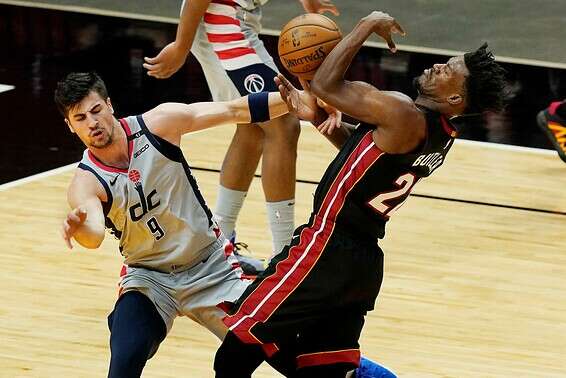 אבדיה VS באטלר // צילום: איי. פי