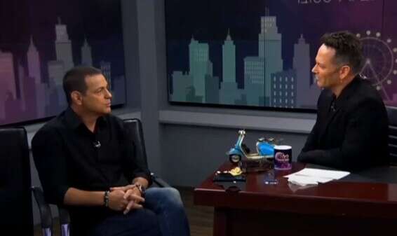 ניסיון לעשות תוכנית חיובית ומחבקת. גיל ססובר ואקי אבני