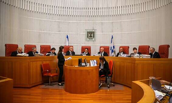 "זו מדינה מוכת אלימות, טרור ושחיתות, ואת זה צריך לתקן, לא את בית המשפט"  בית המשפט העליון בהרכב מורחב // צילום: אורן בן חקון