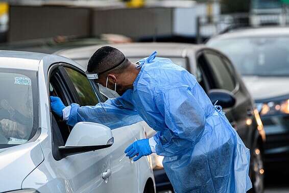 בדיקות קורונה // צילום: אייל מרגולין - ג'יני