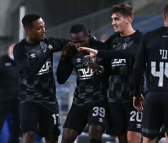 בית"ר ירושלים חוגגת יתרון בטדי // צילום: דני מרון