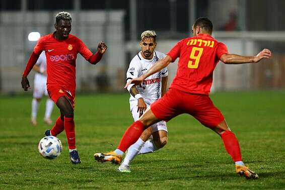 בוזגלו מול גורדנה, הערב // צילום: לירון מולדובן