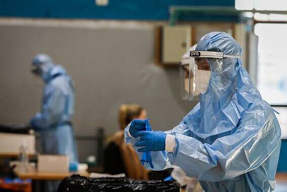 בדיקות קורונה בירושלים // צילום: אורן בן חקון