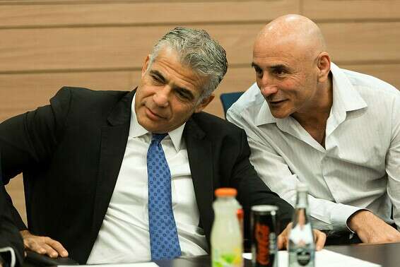 ירוצו יחד למרות המחלוקות? עפר שלח ויאיר לפיד // צילום: דודי ועקנין