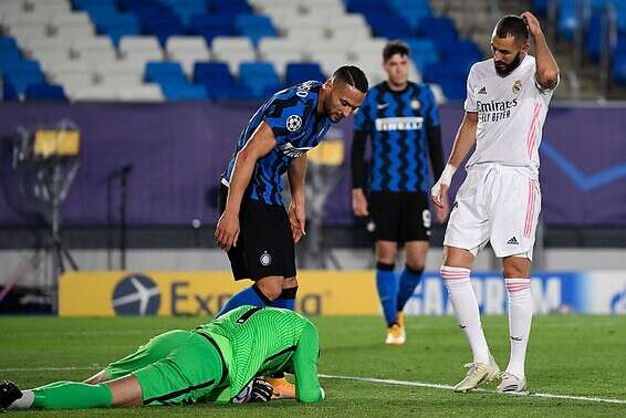 בנזמה ברגע של חשיבה // צילום: אי-פי