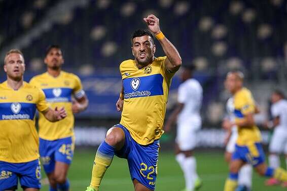 אבי ריקן חוגג את השוויון // צילום: עמי שומן