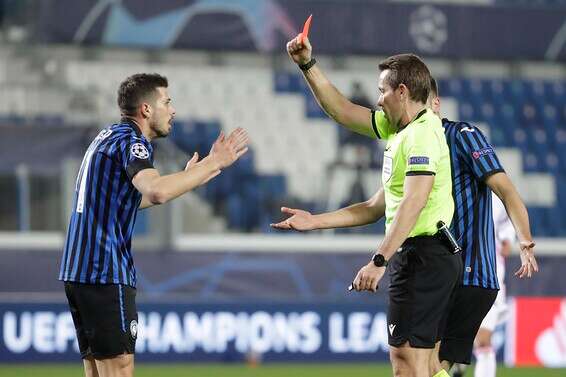 האדום המוקדם במשחק הראשון // צילום: AFP