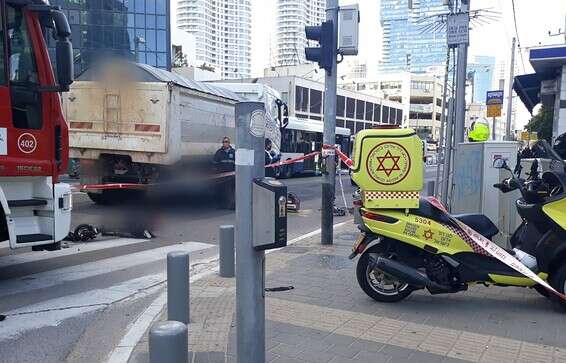זירת התאונה בת"א // צילום: דוברות מד"א