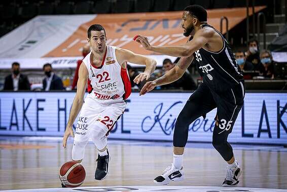 רוצ'סטי מול תומאס, הערב ברוממה // צילום: מאור אלקסלסי