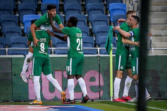 מכבי חיפה חוגגת בדרבי // צילום: מאור אלקסלסי