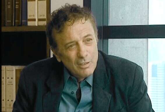 גרפה פרסי "אמי". בטיפול