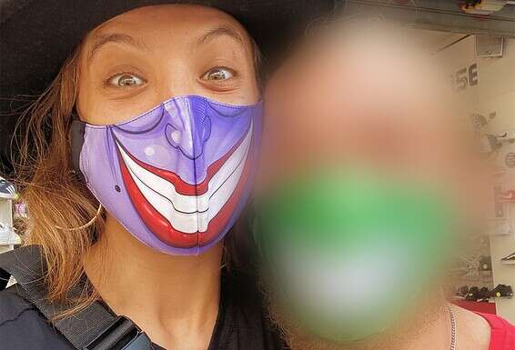 "אני רוצה להפוך אותם מחושך לאור, להציג את הסיפורים שלהם" // צילום: מור שעל