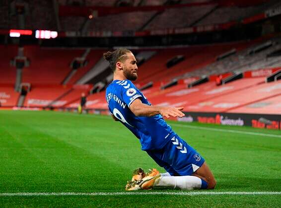 קלברט לווין חוגג את השוויון, הערב במנצ'סטר // צילום: אי.פי.אי