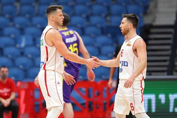 בלאט וקרמר מאושרים, הערב בארנה // צילום: לירון מולדובן