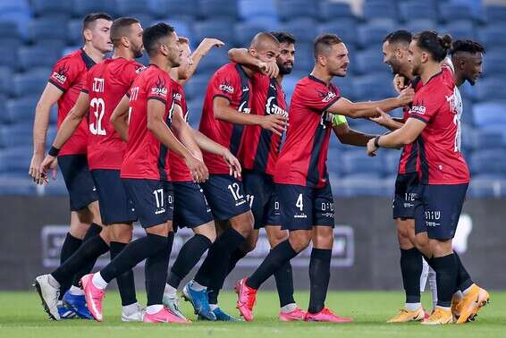 שחקני הפועל חיפה. ניצחון שני ברציפות // צילום: מאור אלקסלסי