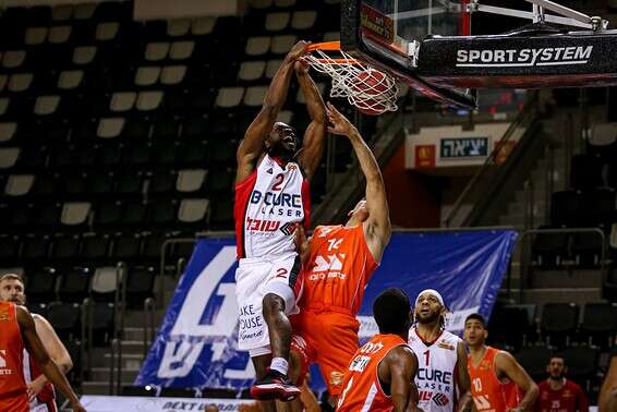 אוואנס מטביע. מלך האסיסטים של הליגה // צילום: מאור אלקסלסי