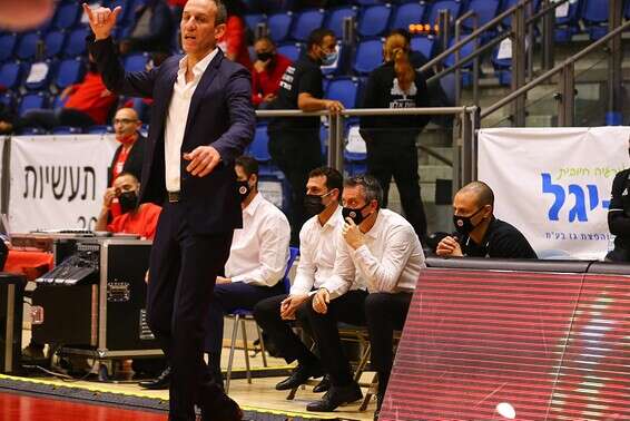 קטש. "מראה דרך עבור רבים" // צילום: לירון מולדובן