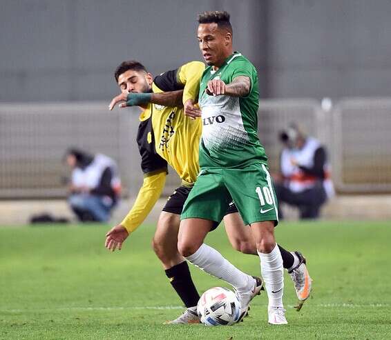 צ'ארון שרי עם הכדור, הערב // צילום: ברני ארדוב