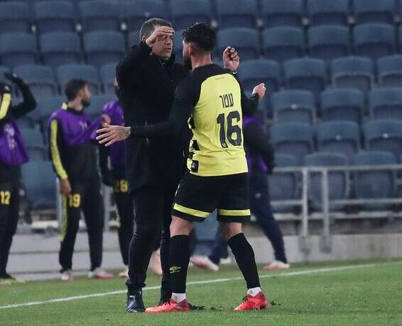 אלירן עטר חוגג עם ברדה // צילום: דני מרון