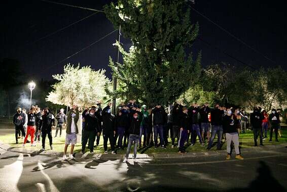 אוהדי הפועל ת"א, הערב בסביון // צילום: לירון מולדובן