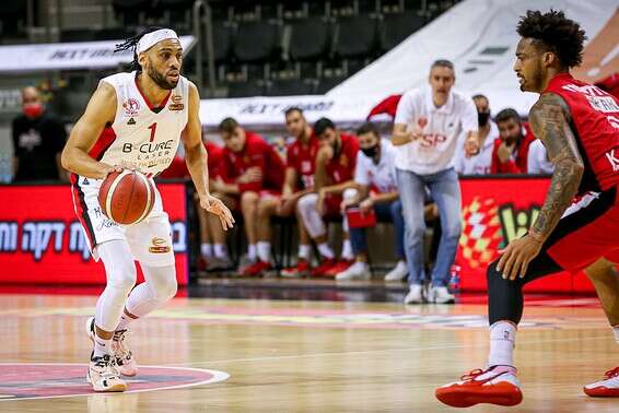 סיגרס. מחבר את כולם // צילום: מאור אלקסלסי