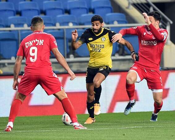 עזרא. יצליח להכניע את שטקוס הערב? // צילום: ברני ארדוב