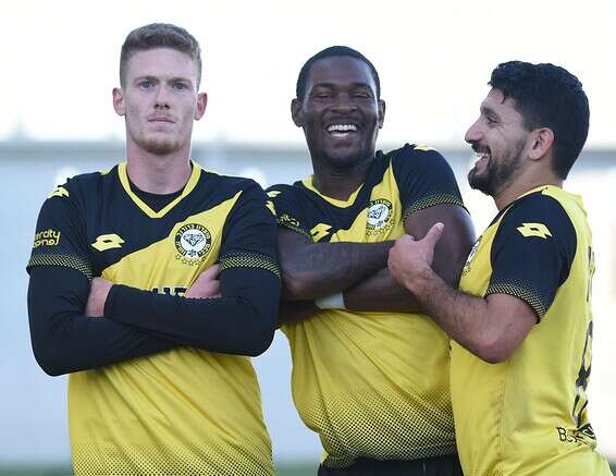 נתניה חוגגת את השער של יובל שדה // צילום: ברני ארדוב