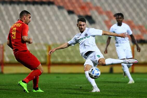 אצילי מנסה את כוחו, הערב // צילום: לירון מולדובן