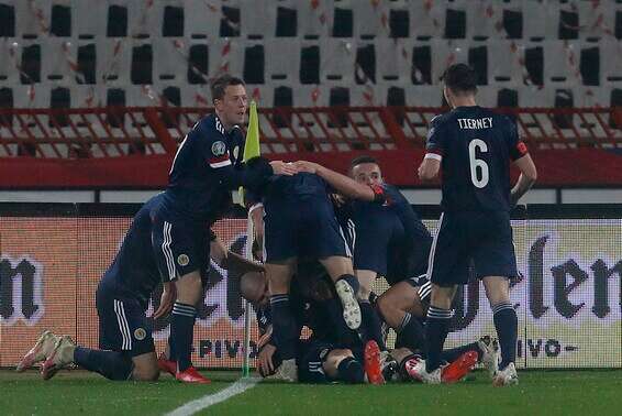 הסקוטים חוגגים בסרביה. מי היה מאמין? // צילום: אי-פי