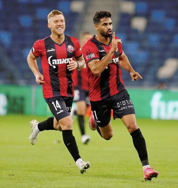 נס זמיר חוגג בדרבי של הכרמל // צילום: אלן שיבר