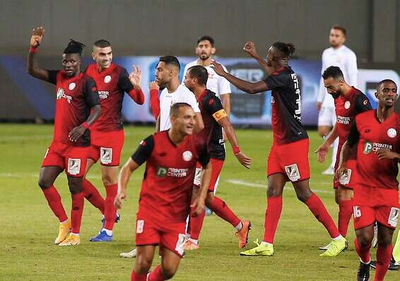 הפועל חדרה חוגגת עם מרשל אודה // צילום: אלן שיבר